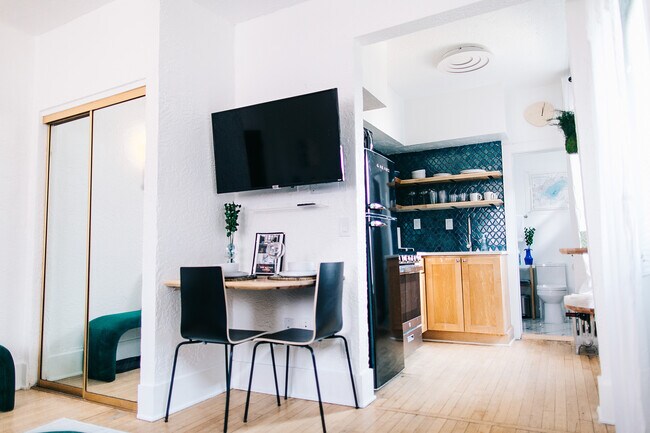 Lakeview Studio | Furnished, Util. Inc.