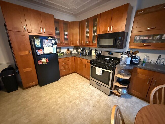 Photo - 1911 Jane St Unit 2