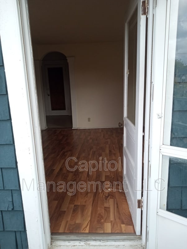 Photo - 307 N Walnut St Unit 4