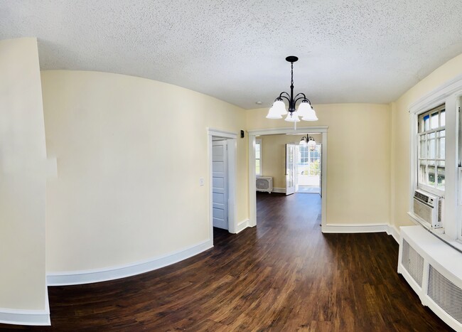 Photo - 1422 Markley St