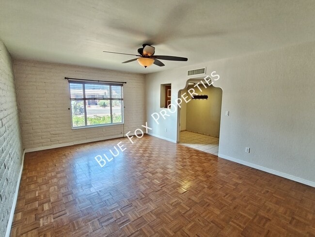 9742 E Cannon Pl
