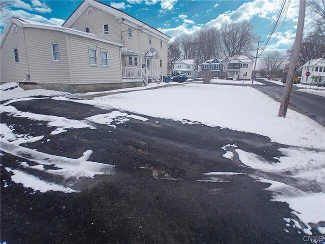 Photo - 74 W 1st St S