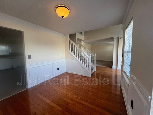 Photo - 1640 Bennett Dr