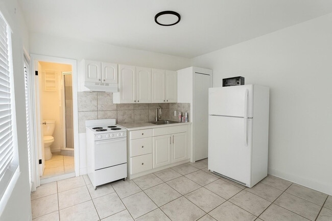 Photo - 1100 NE 12th Ave Unidad 9