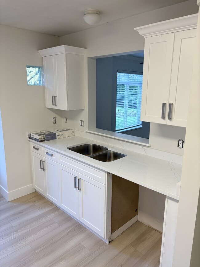 Photo - 32085-32085 George Ferguson Way