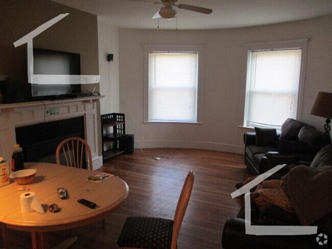 Building Photo - Super cozy and unique apartment