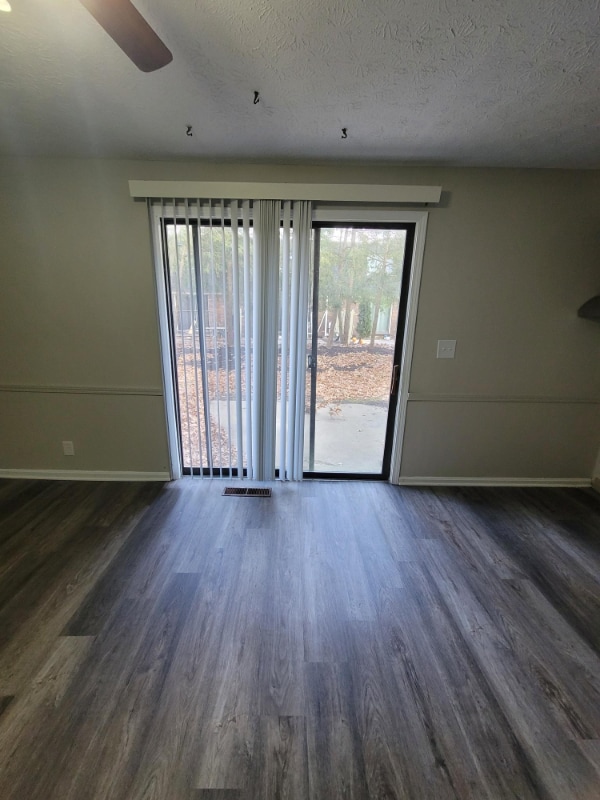 Photo - 1012 Schneider St SE