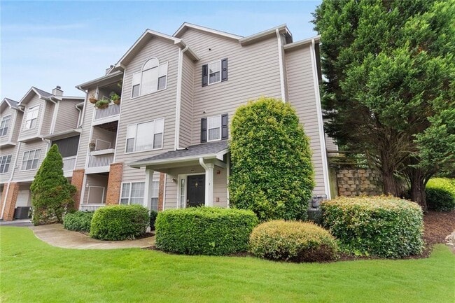 Photo - 701 Vinings Forest Ln