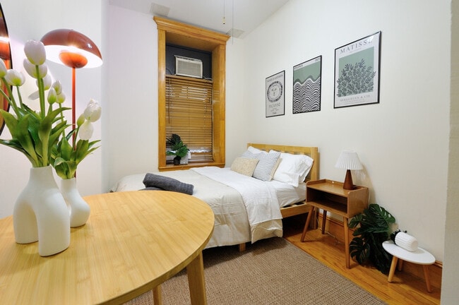 Photo - 301 E 63rd St Unidad SI ID1323987P