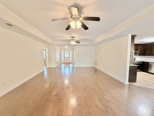 Photo - 3-Bedroom Pool Home - Half-Acre Lot