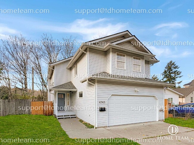 Photo - "Spacious 4-Bed Oasis with Scenic Views in Prime Seattle Location!"