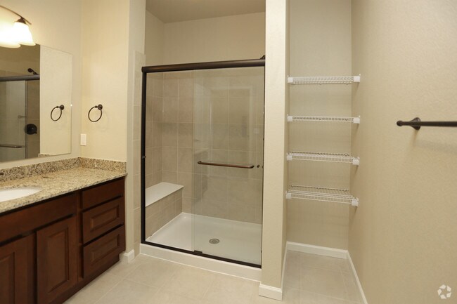 2BR, 2BA - 1295 SF
