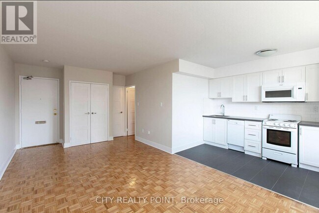 Photo - 276 St George St Unit 710