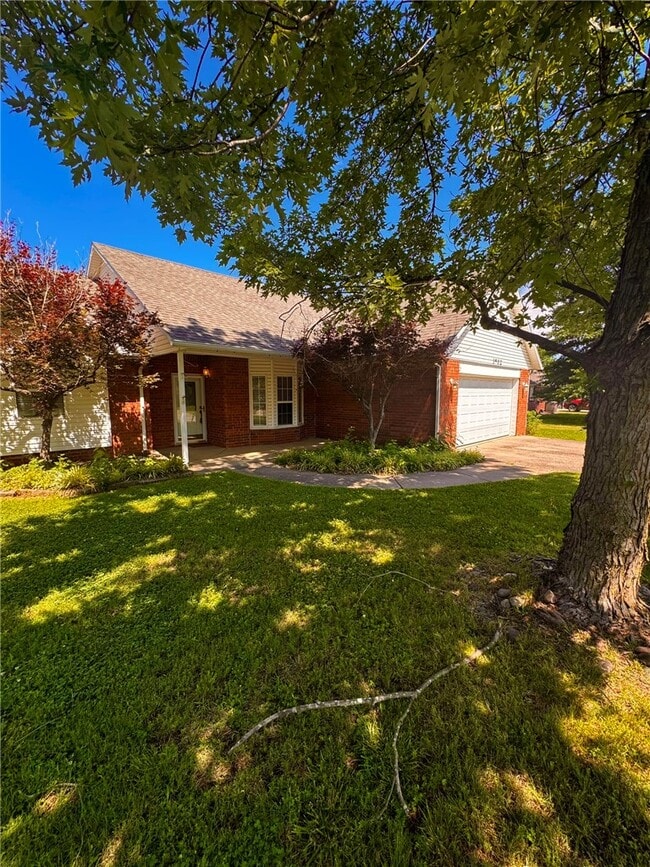 Photo - 3802 SW Maple Rd