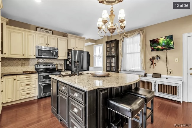 Kitchen - 61 Park St Unit House