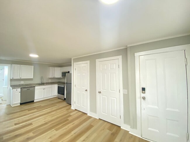 Photo - 241 S Main St Unidad C