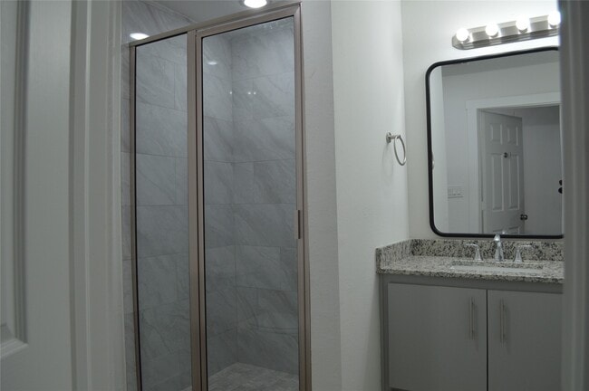 Photo - 214 Basswood Dr