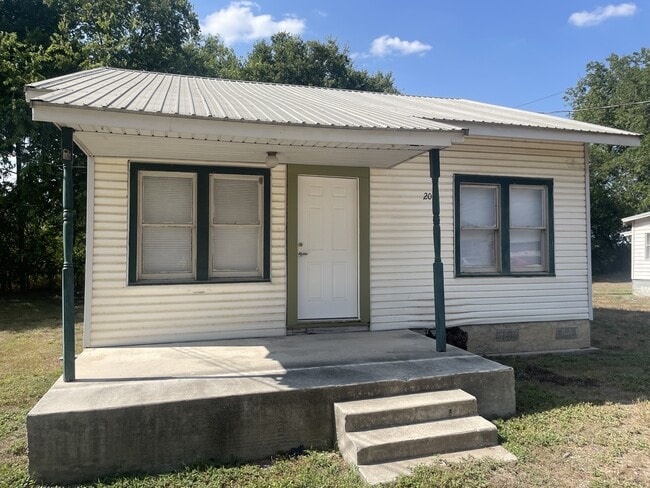Building Photo - 208 Salinas Rd Rental