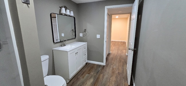 Photo - 409 Oak Park Dr