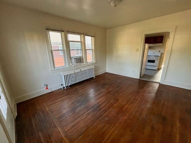 Building Photo - 6224 Kennedy Ave Unit 2