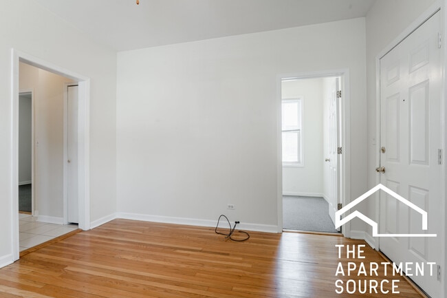 Photo - 2424 N Greenview Ave Unidad 1F