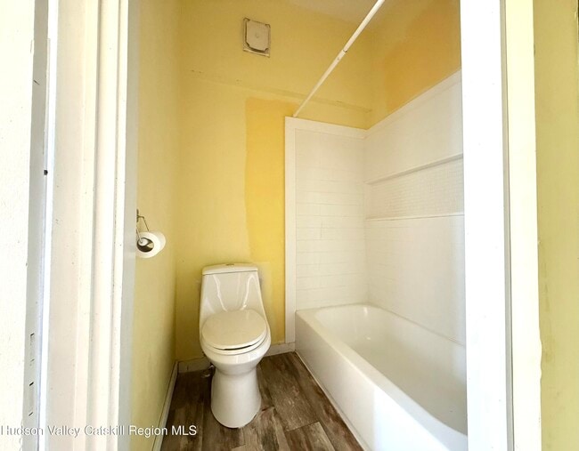 Photo - 110 Partition St