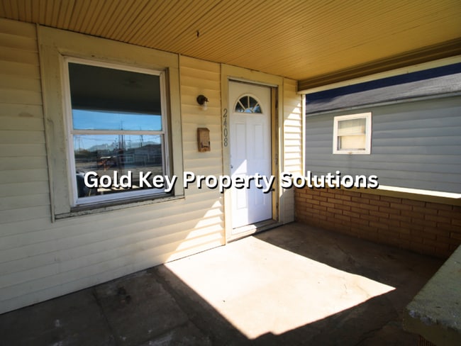 Photo - Cute 1 BR Duplex with Dining Room and Cove...