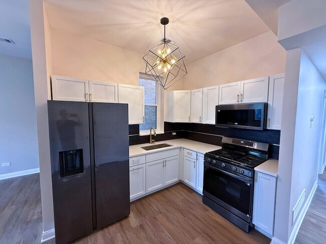 Photo - 3536 S Prairie Ave Unit 1