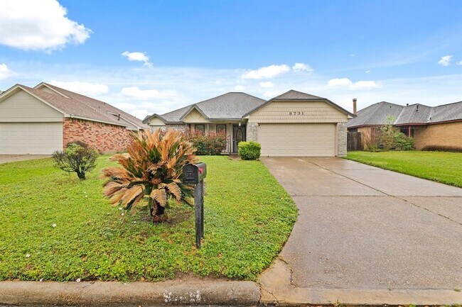 Photo - 8731 Croteau Dr