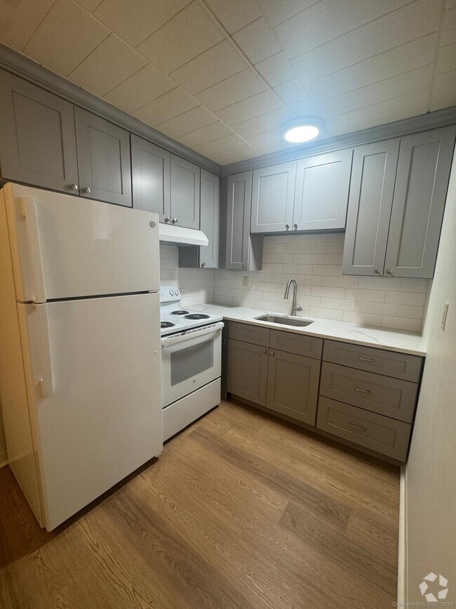 Building Photo - 1575 Boston Ave Unit A6 Rental