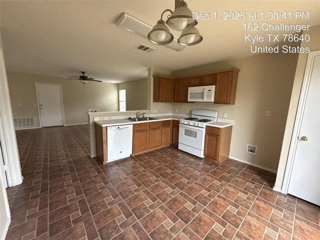 Photo - 152 Challenger