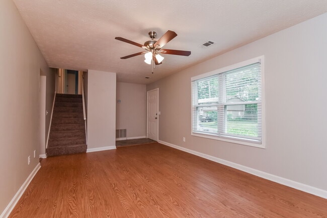 Photo - 3939 Valley Brook Rd