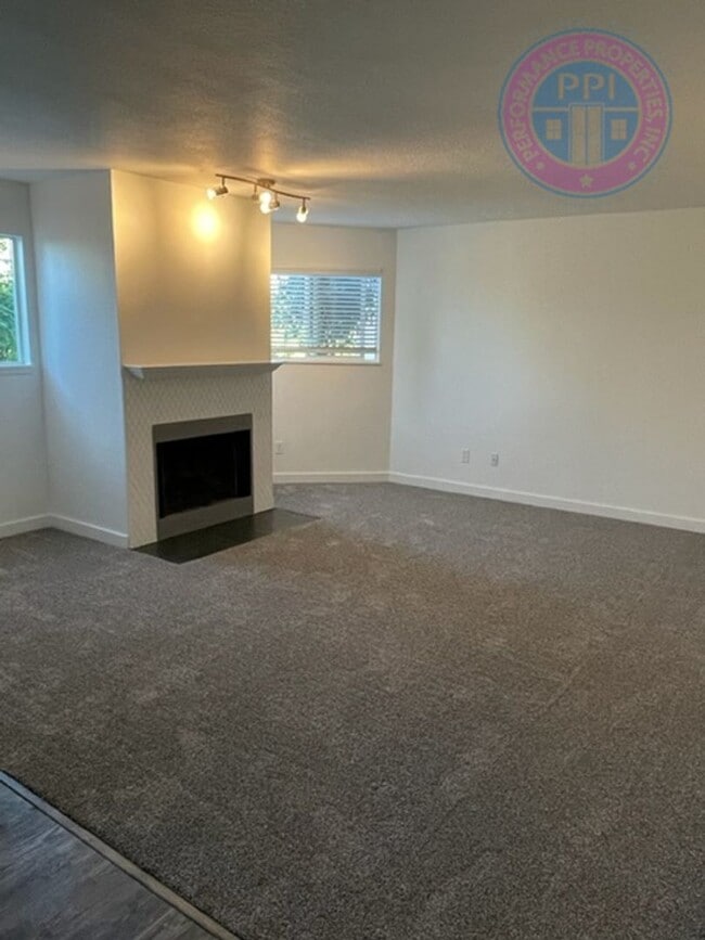 Desirable West Linn Location / Walk To The... - Desirable West Linn Location / Walk To The... Casa