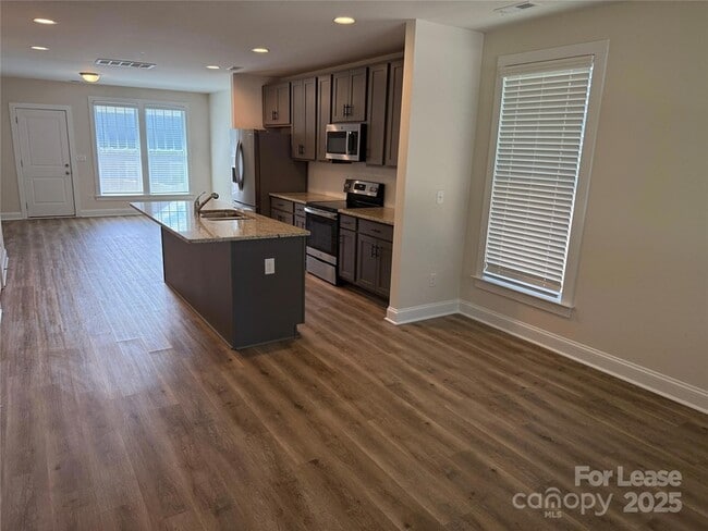 Photo - 1003 Wainwright Ave