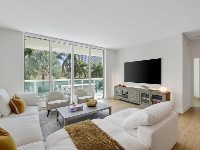 Photo - 347 N New River Dr E Unit 301