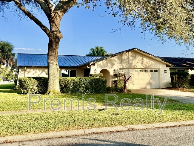 Building Photo - 2381 Timbercrest Cir W