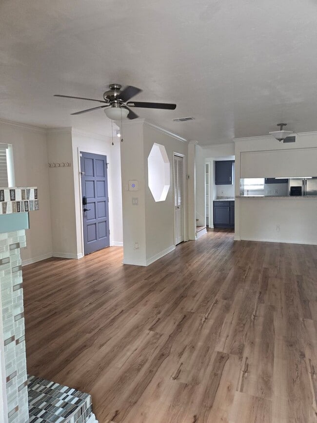 Photo - Spacious 2-bedroom, 1.5-bath end-unit townhouse in Carriage House