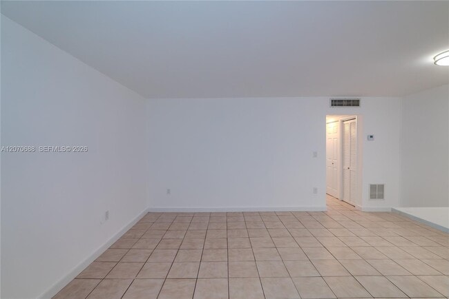 Photo - 921 Jefferson Ave Unit 3C
