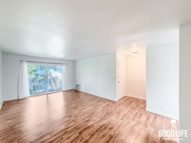 Photo - 4540 Maple Ave Unit 243