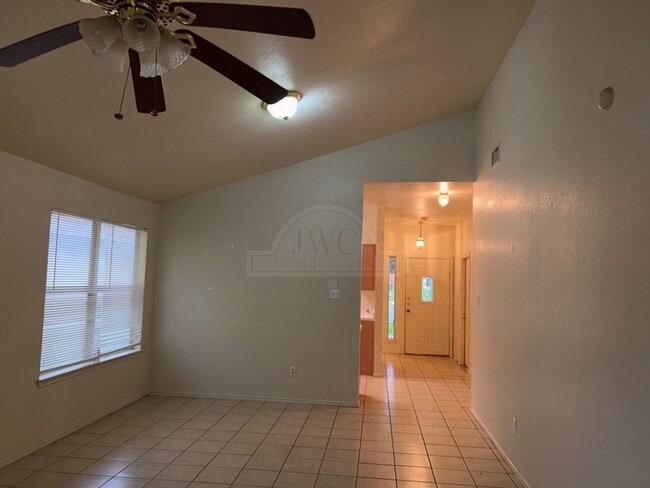 Photo - 1604 Grey Fox Trail