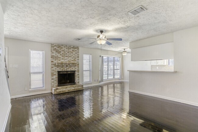 Photo - 7003 Oak Bough Dr