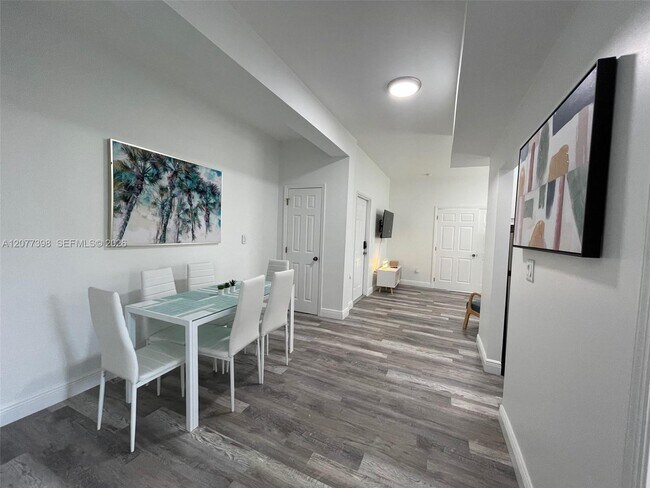 29 Oviedo Ave Unit 4