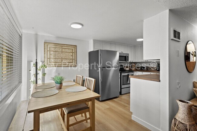 Photo - Updated Lakeshore Area Condo Unit 9