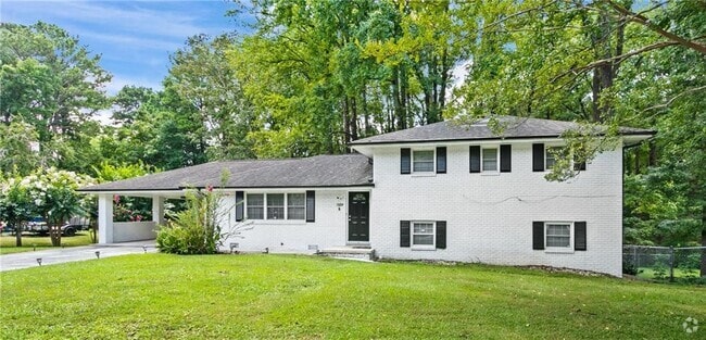 Building Photo - 1025 Hilburn Dr SE Rental