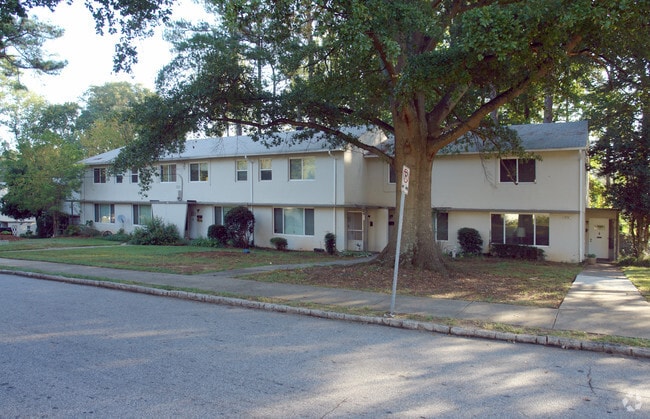 Photo - Emory Woods Apartments