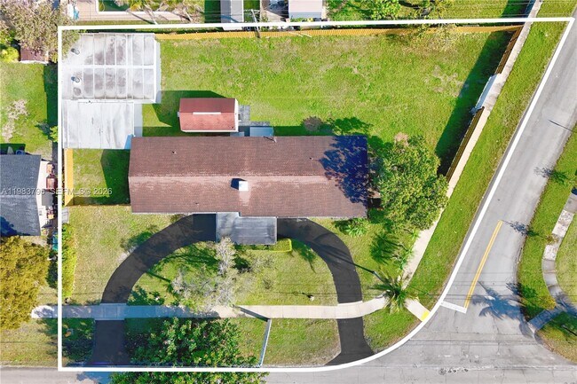 Building Photo - 8501 SW 128th St