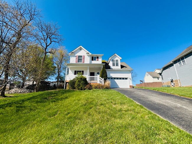 Photo - 200 Meadow Dr NW
