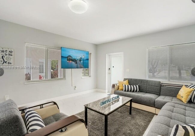 Photo - 1526 NE 110th St