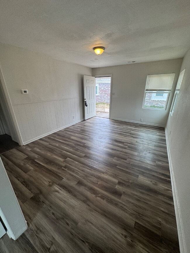 Photo - "Cozy 1-Bed Gem in Wichita – Perfect Balance of Comfort and Convenience!"