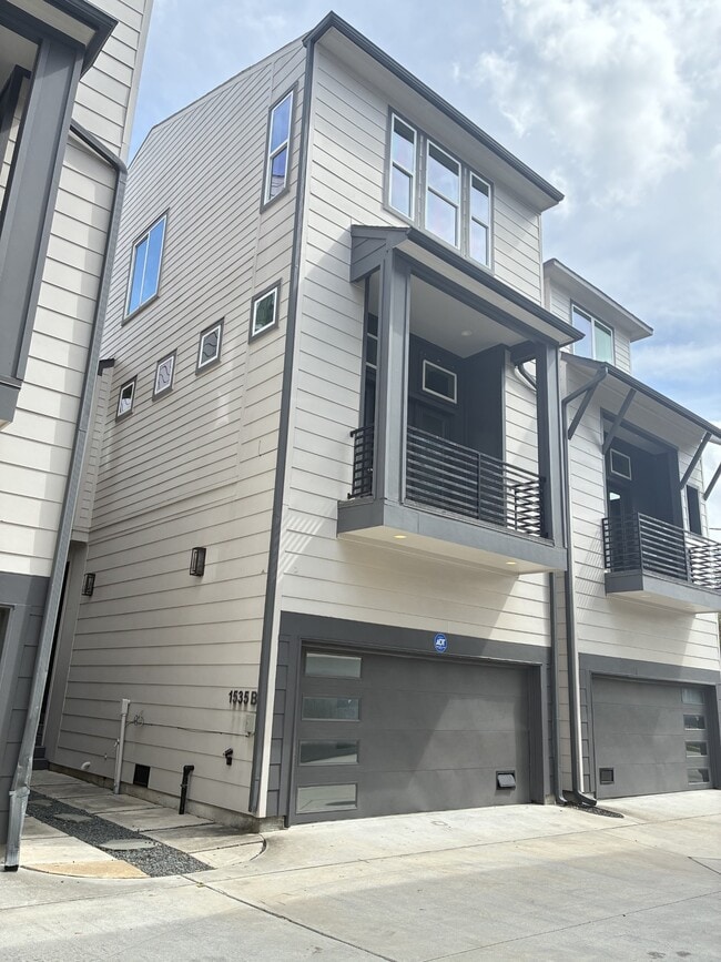 Photo - 1535 W 24th St Unit B